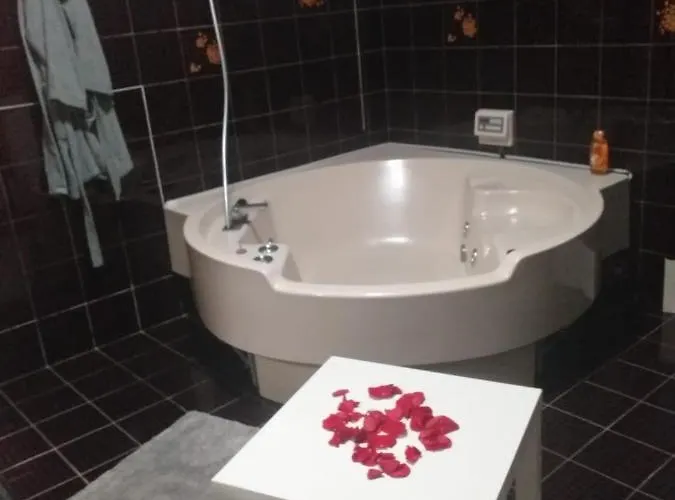 Гостьовий будинок Executive Center 3*