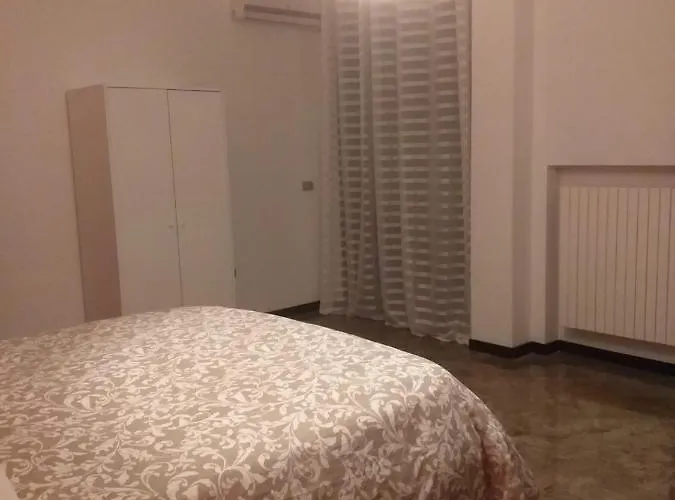 Executive Center Гостьовий будинок Барі